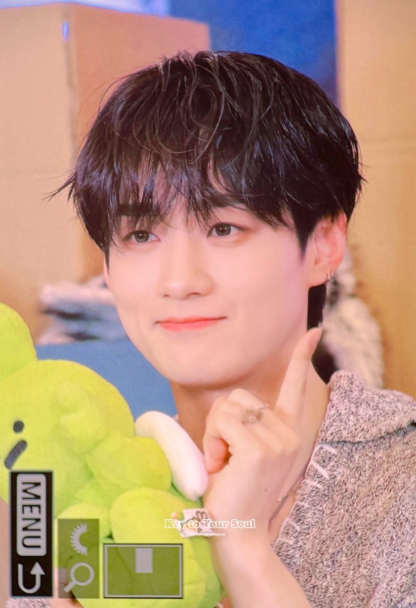 KeytoYS's tweet photo. 260228 prev.
(*ﾟーﾟ)

#VERIVERY #베리베리 #김용승 #용승 #YONGSEUNG https://t.co/VSXT2dw5M8
