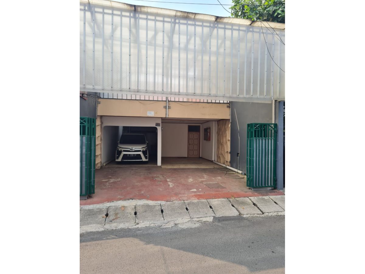 onlineproperti's tweet photo. #Sewa #Rumah Luas dan Strategis di Pulo Gadung #Jakarta #JakartaTimur

**0811-8000-242**

https://t.co/Lo0nK9AIEs https://t.co/xuHk06DEzH
