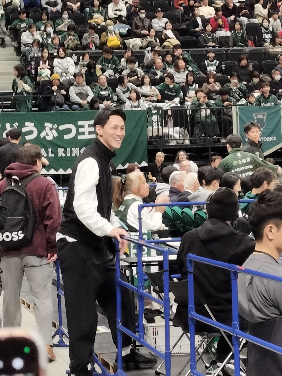 terun_12's tweet photo. 谷口淳選手来てる！
#EXGREEN #横浜エクセレンス https://t.co/jamvjrr4DK
