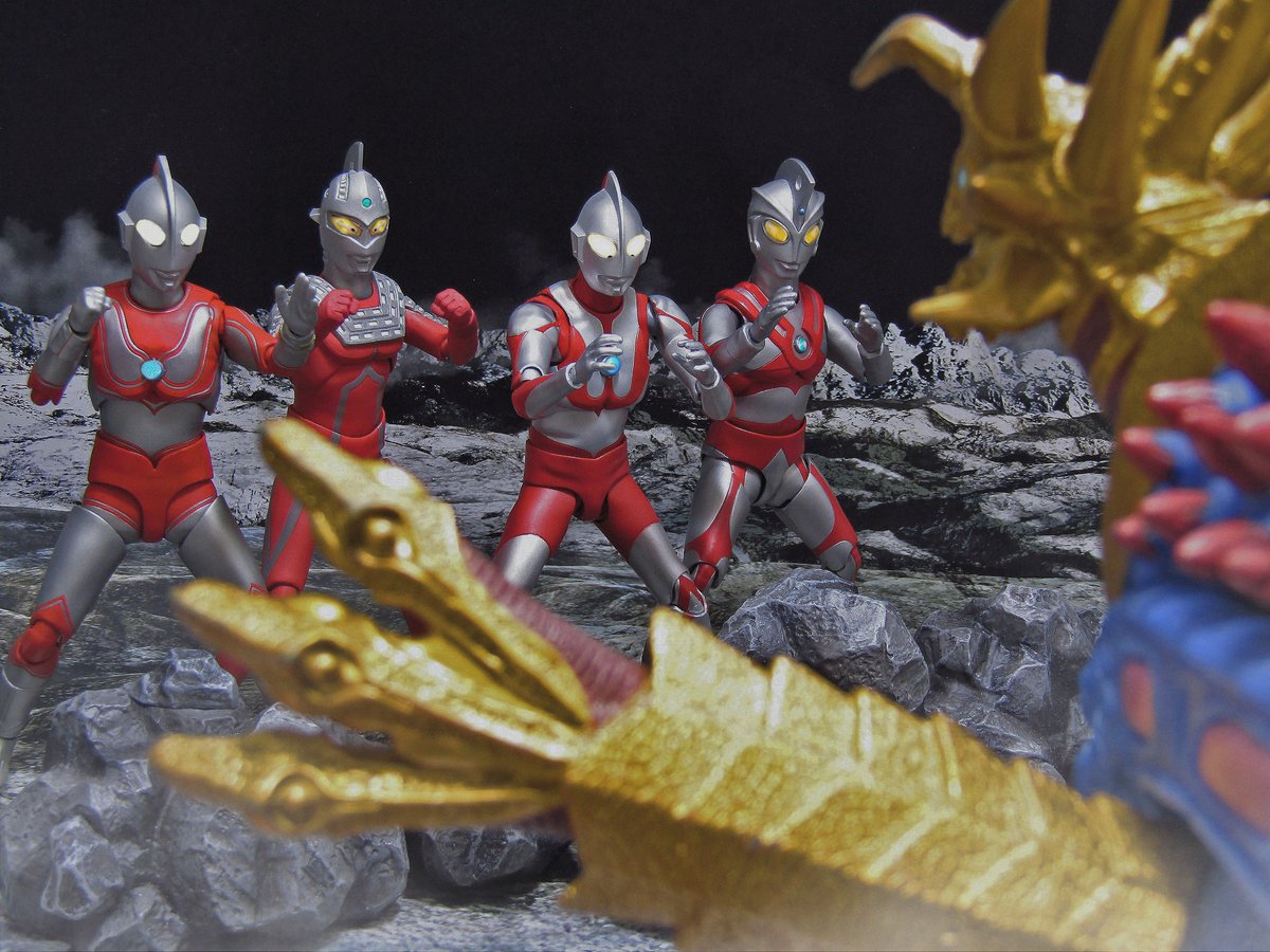 Uキラーザウルスは我らヤプールの怨念すべてが集まって生まれた究極超