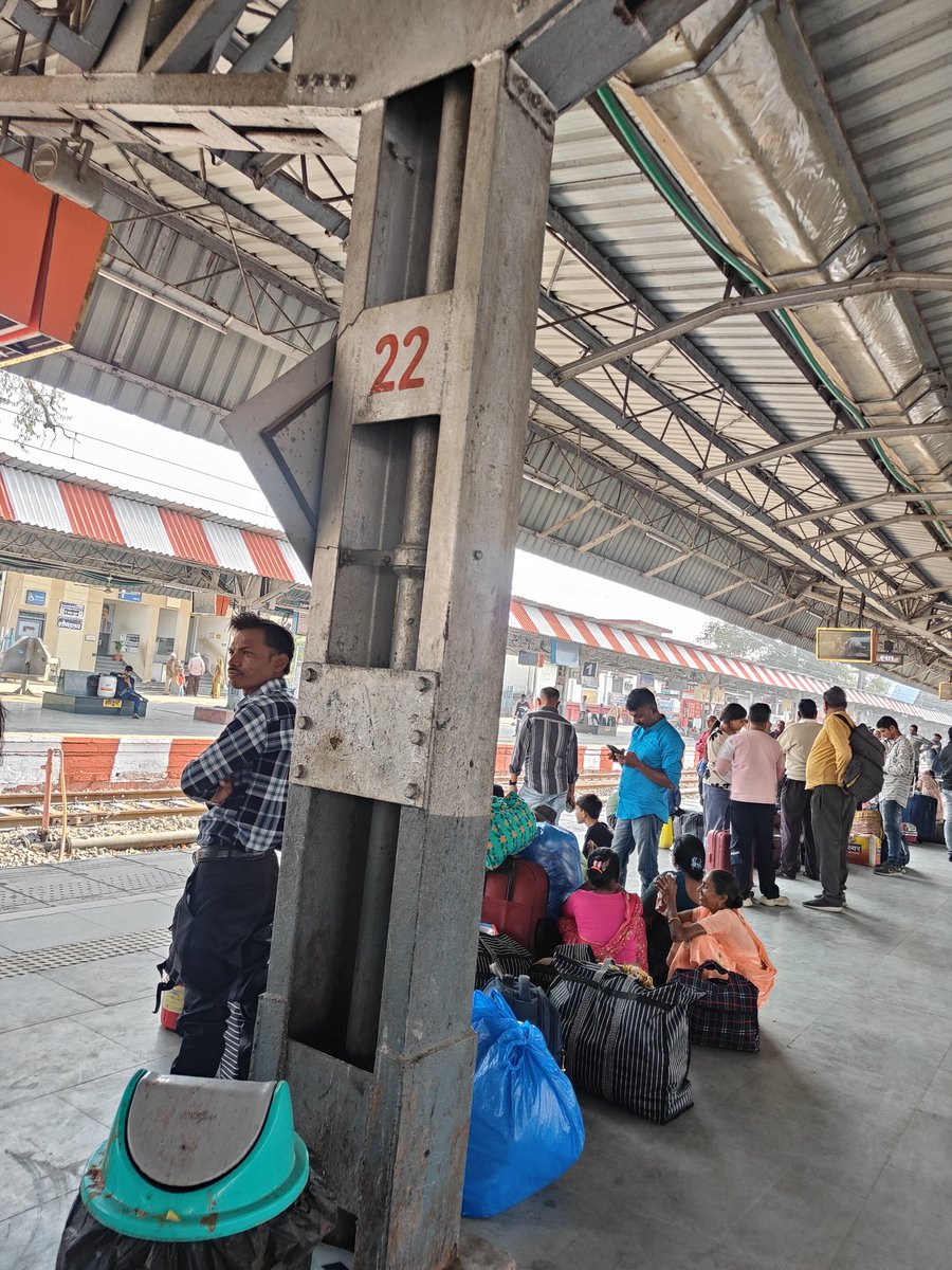 Respected Sir <a href="/drm_mb/">MB Division NR</a>, Coach Display system is not working. It's near Shed Pole 22 of Platform No. 02.