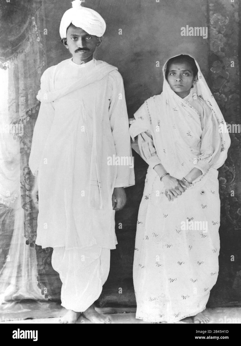 People who are brainless useless look at the pictures in 70s 80s how people pose to the camera....
#RanaBaali is also a story which runs in the same eraa.....
Vijay playing a Rude character same way rashmika playing a soft innocent Role🙏