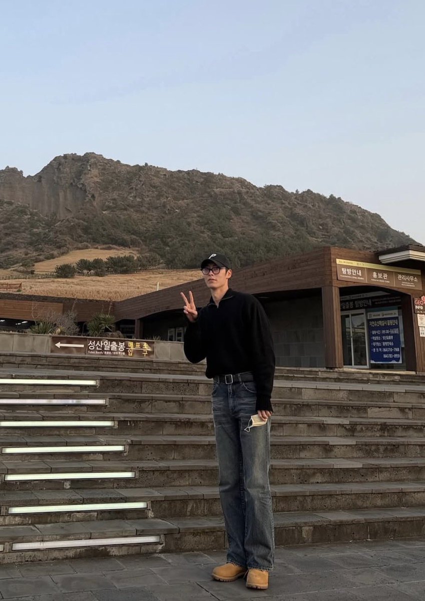 Se Jae Wook estender o braço, consegue tocar no céu... Benza Deus, viu!? ✌🏻
#LeeJaeWook #이재욱