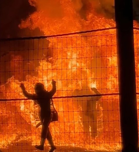 d3v0313's tweet photo. Stunt show tonight in Arizona! I blew myself up and was set on fire. This is one of the bigger fires/explosions I've created. The crowd LOVED it!
๐ท - @thekelseykane
#elCucuy #DevilsOwn https://t.co/2LGa3utWzs