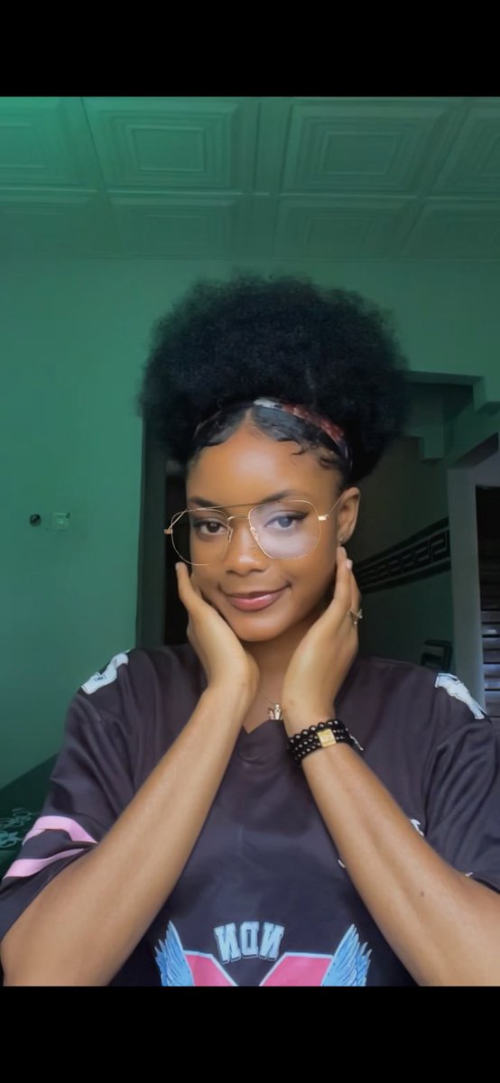 VictoriousBass1's tweet photo. 5 years of natural hair growth 🪮😩 https://t.co/SFRD2OGhcK