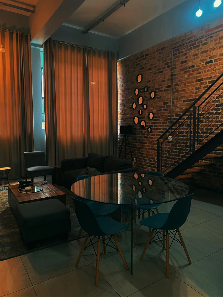 hlovo_'s tweet photo. I still think about this loft in Johannesburg 🥺 https://t.co/uAQfwhTRiQ