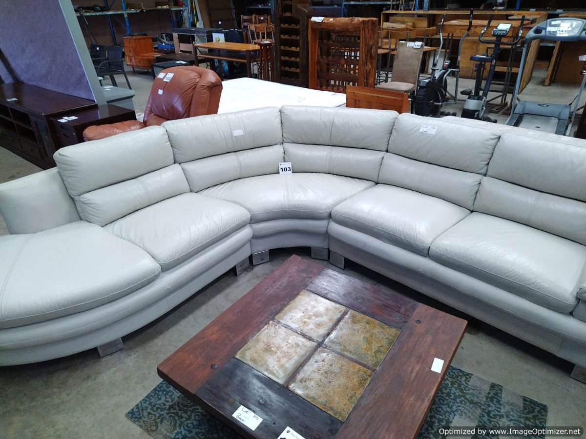 TheronAuction's tweet photo. 👀 Auction Thursday 5th March @ 9 Neutron Street Triangle Farm Bellville -  Hardware * Shop Fittings/Shelves * Household Items * Celestron Telescope - https://t.co/V8XU3Z5ErR https://t.co/BXI9UAKTEE