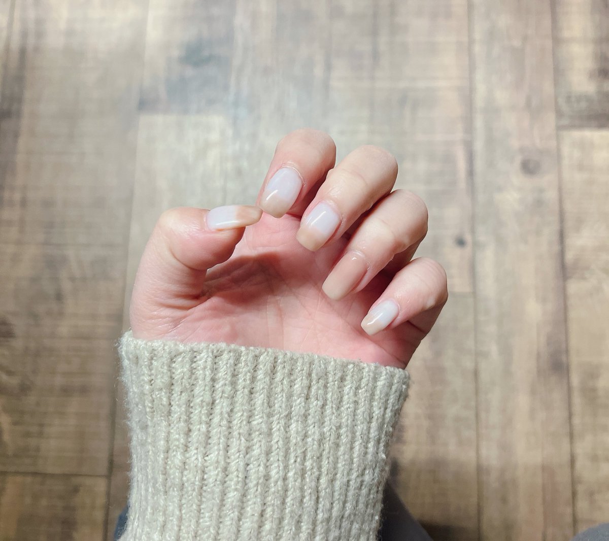 セルフネイル新しくした！
うーん、よく言えばカフェオレ、汚く言ったら汚れた歯