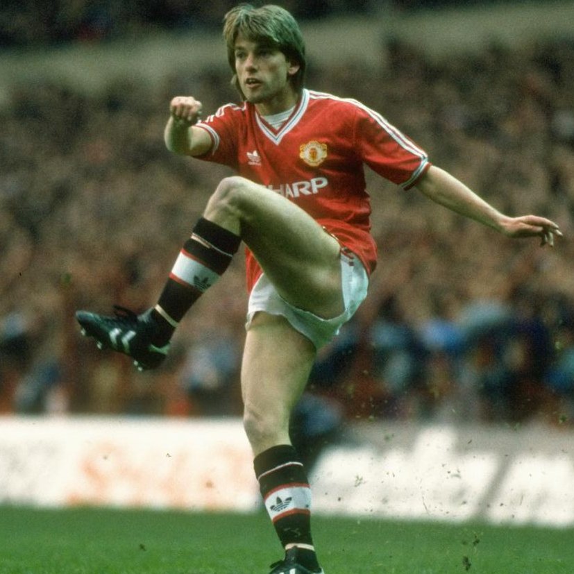 Man Utd Retro | Rever7z tweet media