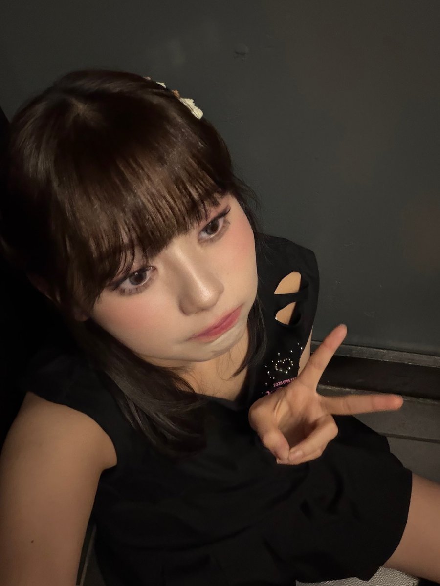 UNIS_offcl's tweet photo. Los Angeles 💗

#UNIS #유니스 
#HYEONJU #진현주 https://t.co/7a66qeKi67