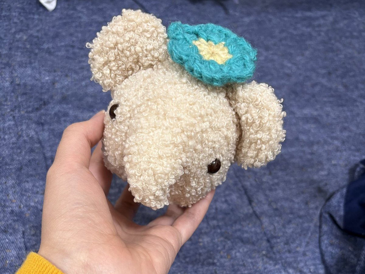 SenbaEmika's tweet photo. おかゆちゃんにお花の帽子？編みました🧶 https://t.co/2AtinIlbce