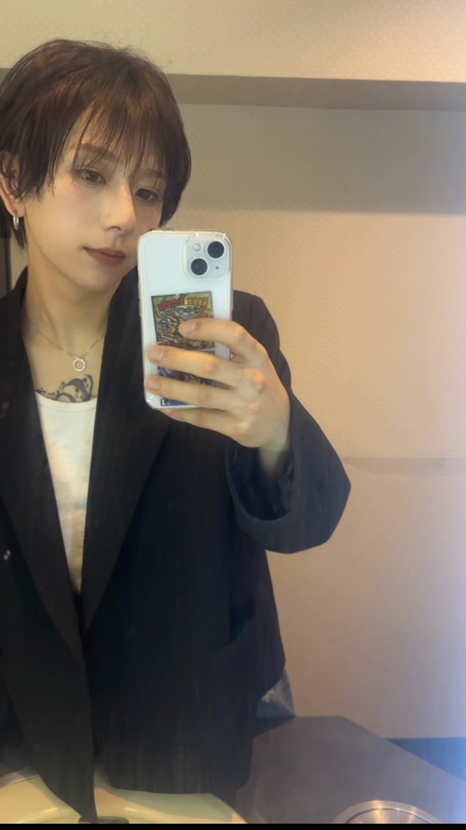 Shiny_ren817's tweet photo. 今日も19時〜
黒髪にしたよお！！

 #歌舞伎町  #ほすと  #ほすとくらふ  #キャバクラ  #メン地下 #黒髪 https://t.co/3du8TWHBIc