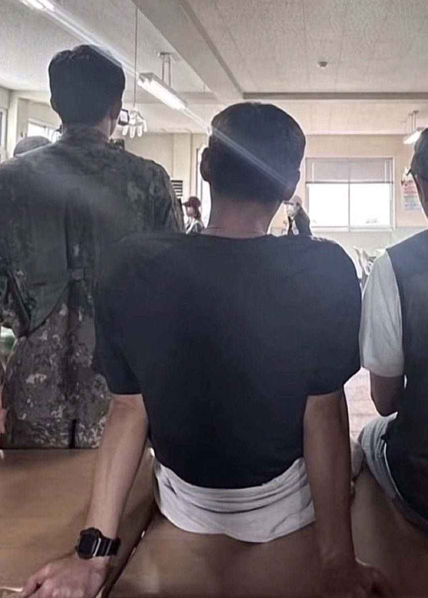 okuma__'s tweet photo. 군인콤 https://t.co/kKvj0Z3BVN