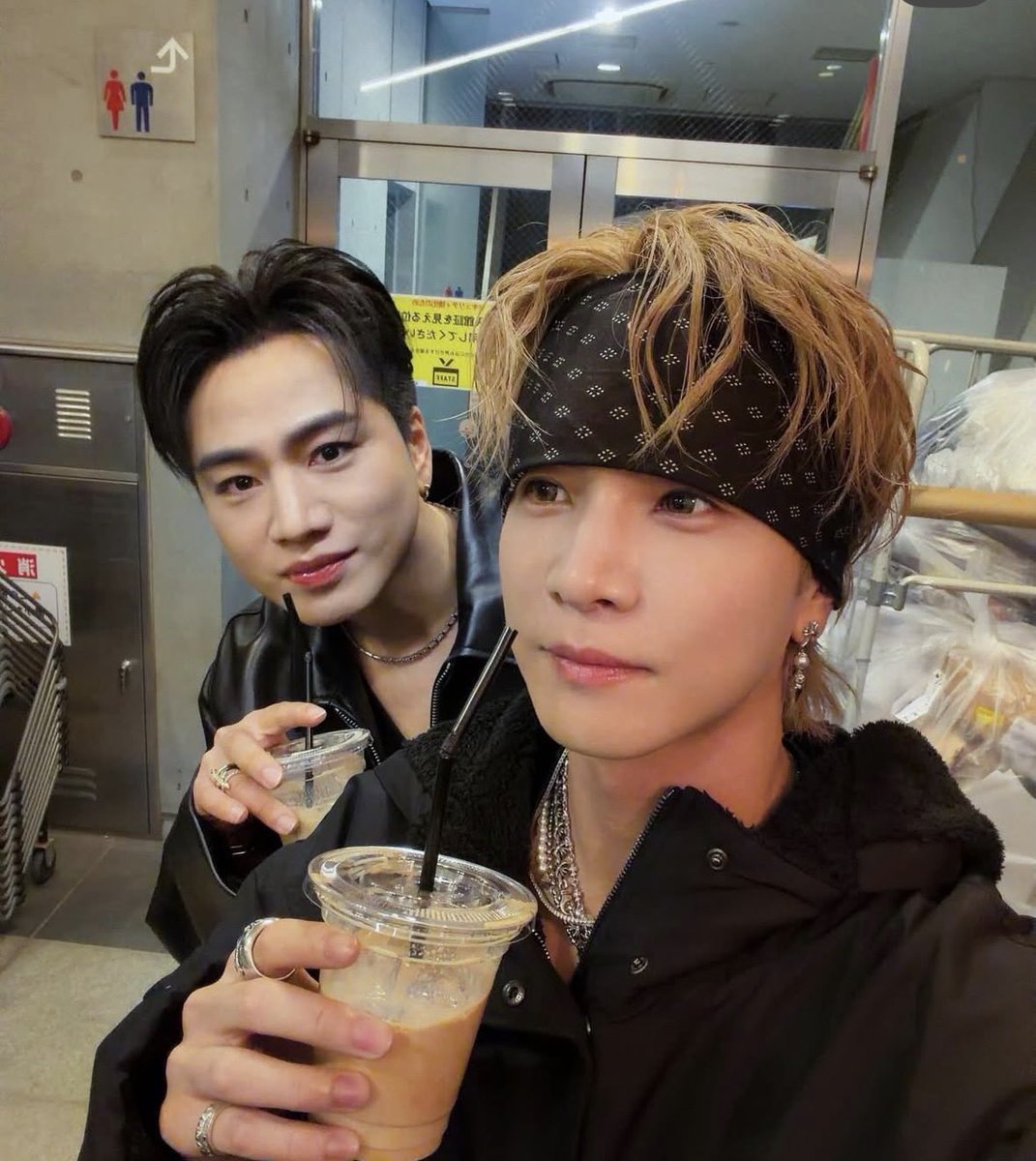 岩ちゃん写真UPありがとう( *ˊᵕˋ) 可愛〜💗👍🏻 ̖́- 臣ちゃんと