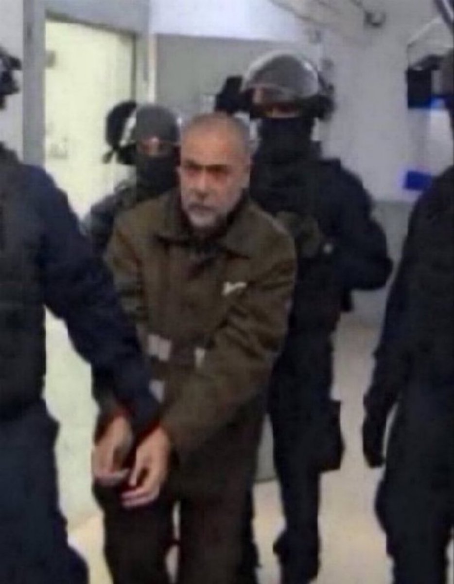 Alee93ale's tweet photo. 428 يوم على اختطاف الدكتور الفلسطيني حسام ابو صفية وتهمته الصمود في المستشفى لعلاج الاطفال والنساء، لن اصمت حتى يعود الدكتور لأهله ومدينته https://t.co/WJviRRn2h5