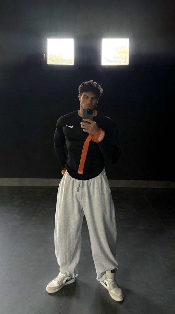 Mrs B ✨ tweet media