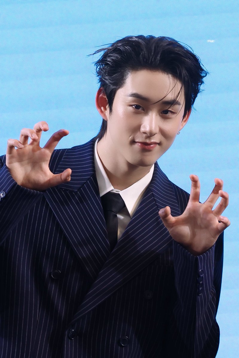 𝑀𝑈𝑆𝐸 tweet media