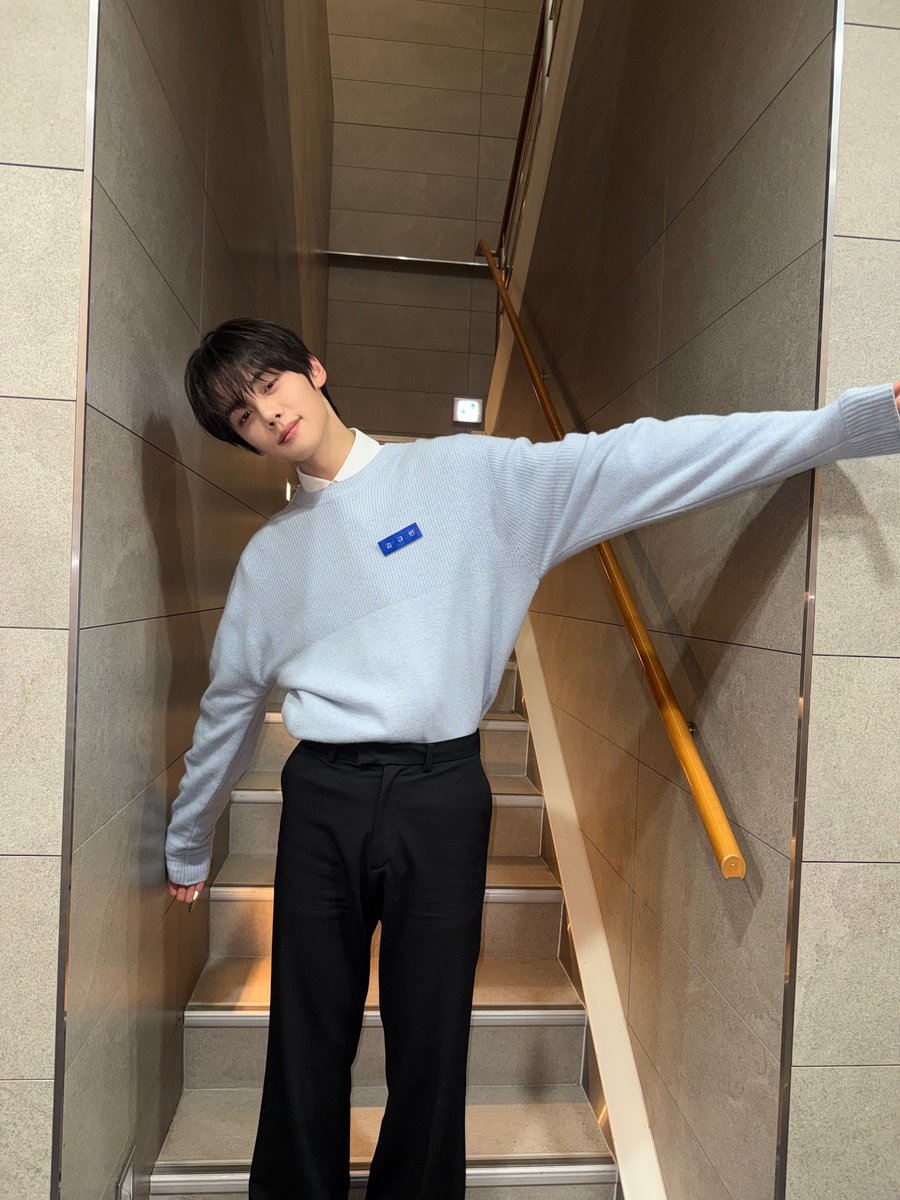 𝐜𝐥𝐨𝐯𝐞𝐫 tweet media