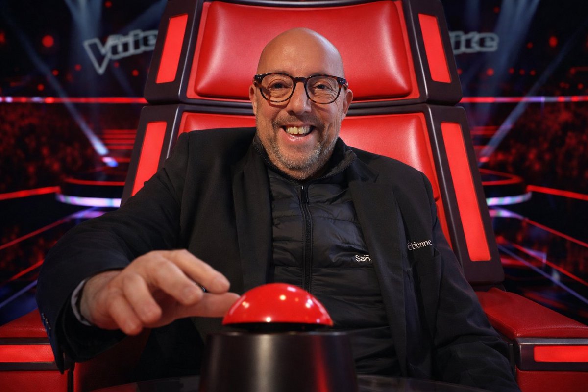 Petit clin d’œil au frerot <a href="/nikosaliagas/">Nikos Aliagas</a> qu’on est heureux de retrouver ce soir pour  une nouvelle édition de #TheVoice <a href="/florentpagny/">Florent Pagny</a>  <a href="/amel_bent/">AMEL BENT</a> <a href="/LFabianOfficial/">Lara Fabian</a> <a href="/TaycOfficiel/">T A Y C</a> <a href="/TheVoice_TF1/">The Voice ✌️</a>