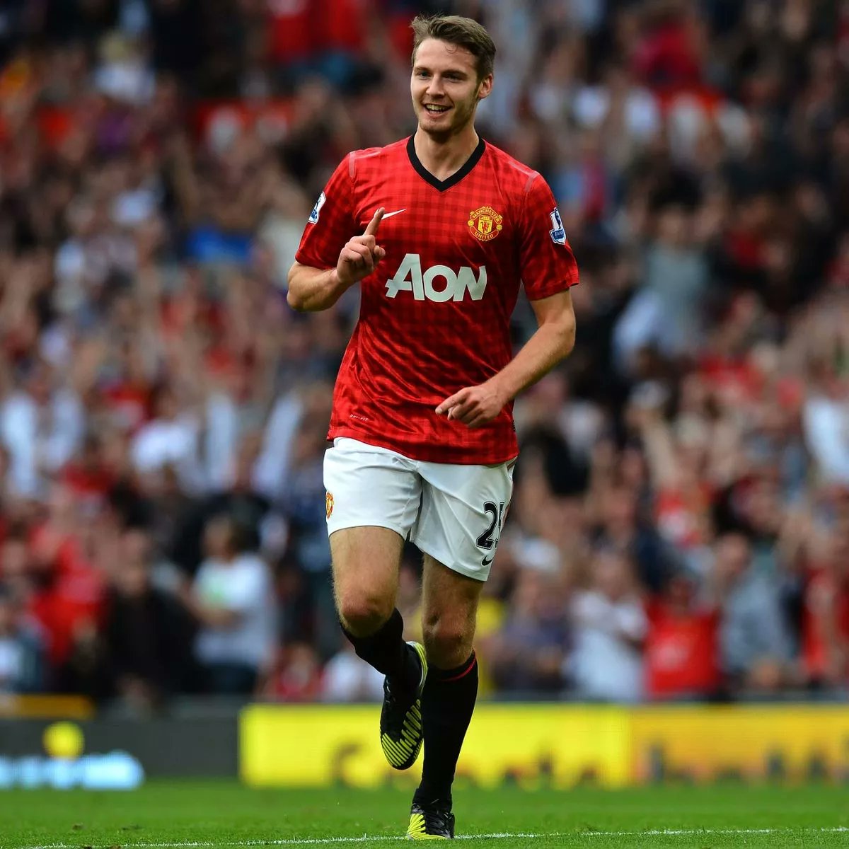 Man Utd Retro | Rever7z tweet media