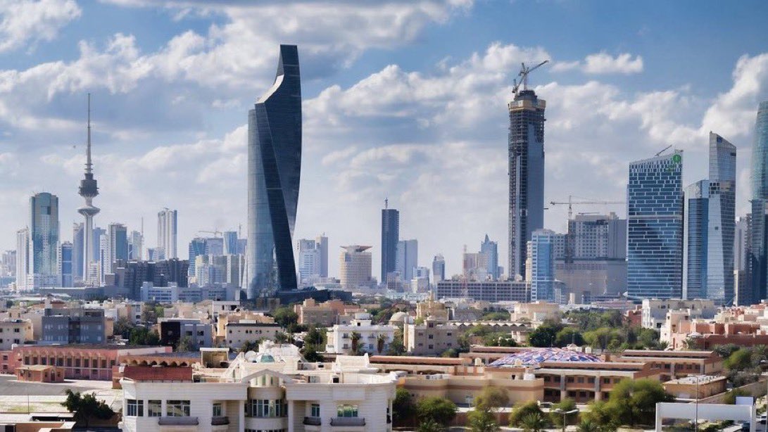 في مثل هذه الأوقات

1- لنتوجه بالدعاء لله سبحانه بأن يحفظ أرضنا وأهلنا من كل شر

2- لنتحلى بالصبر والهدوء و ضبط النفس والإلتزام بتعليمات الجهات الرسمية

3- متابعة وسائل الإعلام و حسابات جهات الدولة الرسمية

4- التصدي للإشاعات وقطع الطريق أمام كل من يحاول النيل من الروح المعنوية