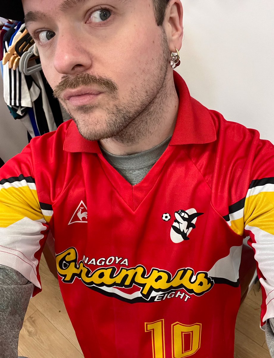 Repping this lovely 1992 Nagoya Grampus Eight shirt at the vintage