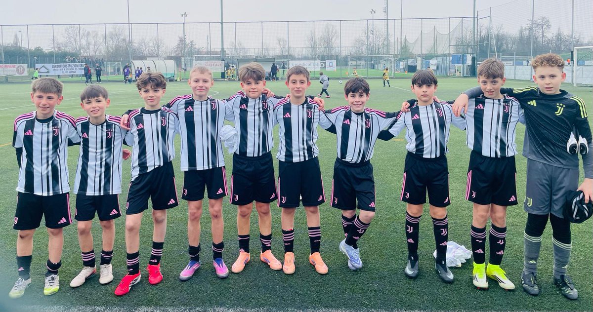 GiovaniBN's tweet image. ✅ #Juventus, l'#Under10 (Pulcini 2016) di Mr. Cuzzi e Mr. Bernardi supera in campionato 12-2 il #Settimo U11. 💪

👊 #ForzaJuve ⚪️⚫️