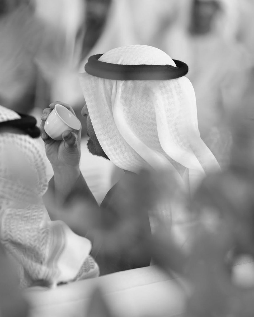 kh_vv7's tweet photo. من يشيل الهم في ظل الفلاحي
الوطن و الشعب في أيدي أميـنة 🇦🇪 https://t.co/4r5h1R5nvz