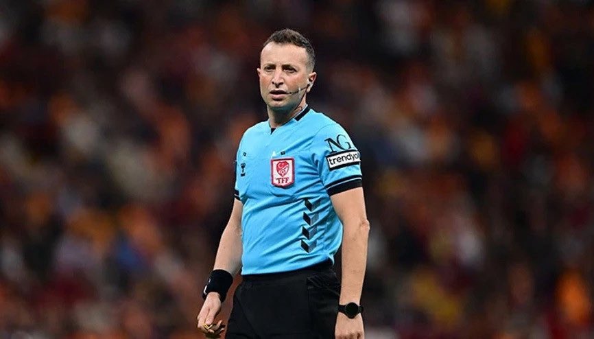 Galatasaray manager Okan Buruk has also decided to become a referee, just like his closest friends.