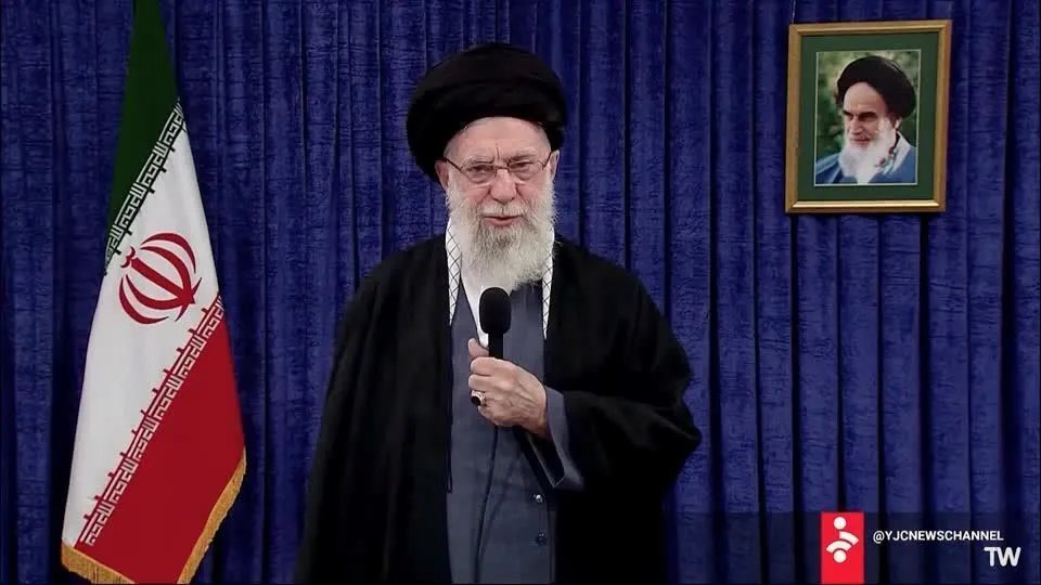 CONFIRMADO! EUA atacam Líder Supremo Ali Khamenei, mas estado de saúde é desconhecido.

“O líder supremo e o presidente do Irã foram alvos, assim como os responsáveis ​​por ordenar o assassinato em massa de manifestantes iranianos”, disse um alto funcionário israelense para