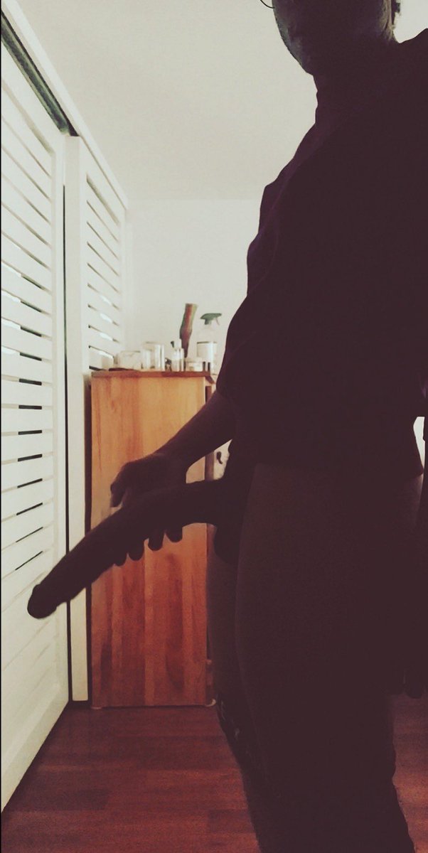 devondontskip's tweet photo. How do you react when you learn your best friend has the biggest cock you’ve ever seen? https://t.co/AaPV64qx9W