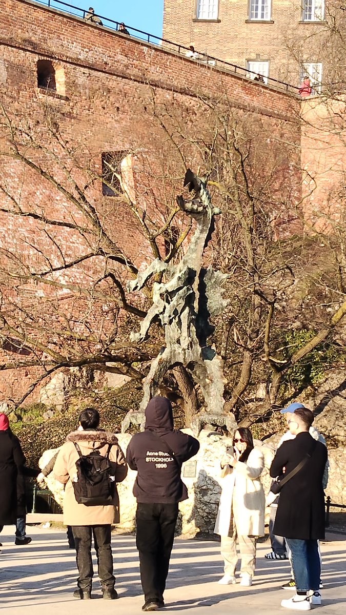 WiktoriaAdamc19's tweet photo. Jednodniowa wycieczka do Krakowa #Krakow https://t.co/y46mZVJhoI
