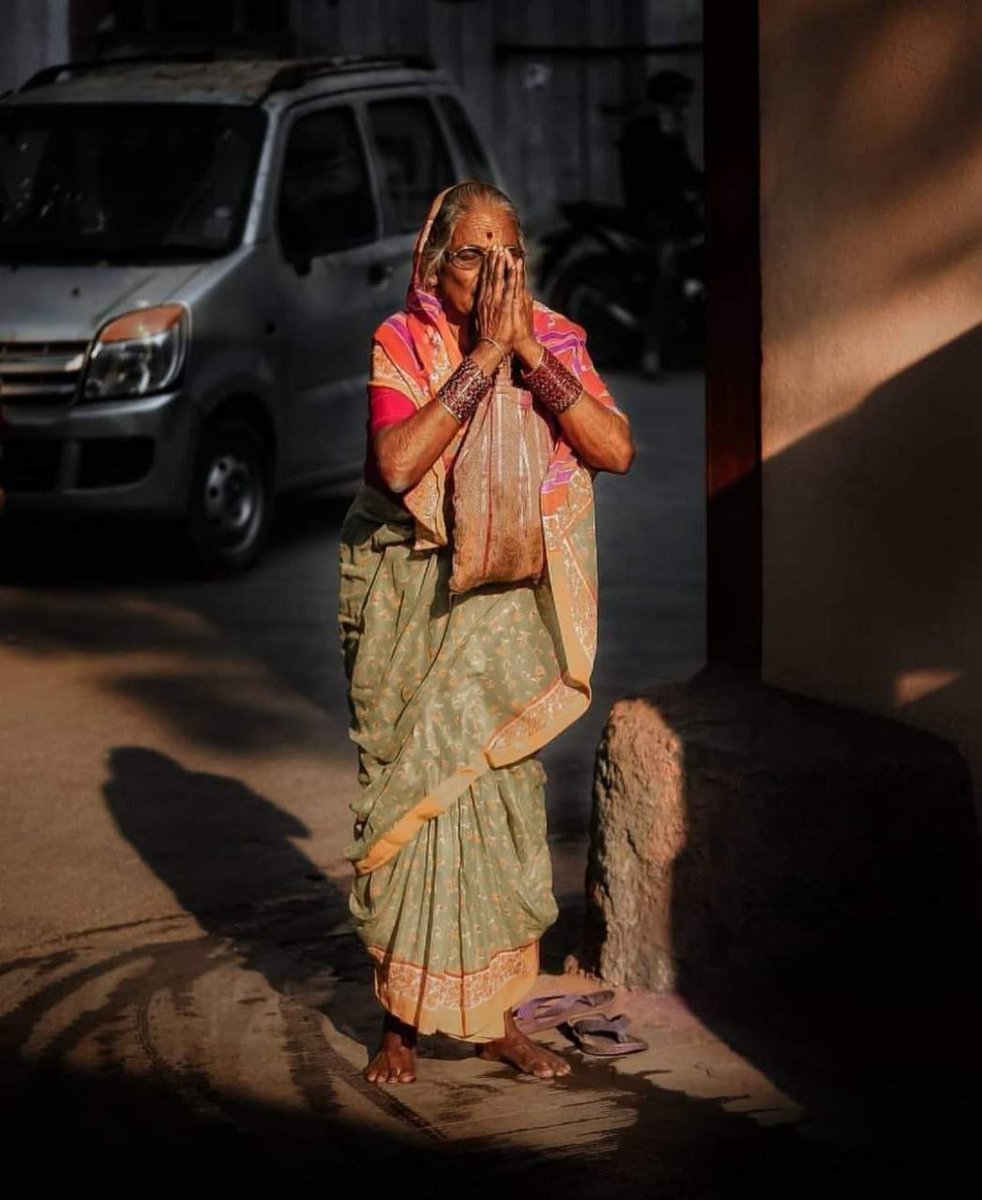 देव ना सतत आपली परीक्षा घेत राहतो आपण आताचे उत्तर कसे देतो यावरून तो पुढचा प्रश्न निर्माण करत असतो मात्र या परीक्षेचा निकाल सरतेशेवटी लागतं असतो म्हणूनचं आलेल्या प्रश्नांच उत्तर सुटसुटीत लिहिले की येणारा प्रश्न खूप सोप्या पद्धतीने सोडवता येतो बाकी आयुष्य खूपचं सुंदर आहे राव...