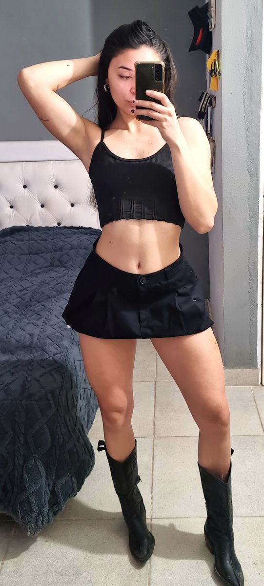 KimPossible9x's tweet photo. Cute, but I bite. https://t.co/u1nGMayyTu