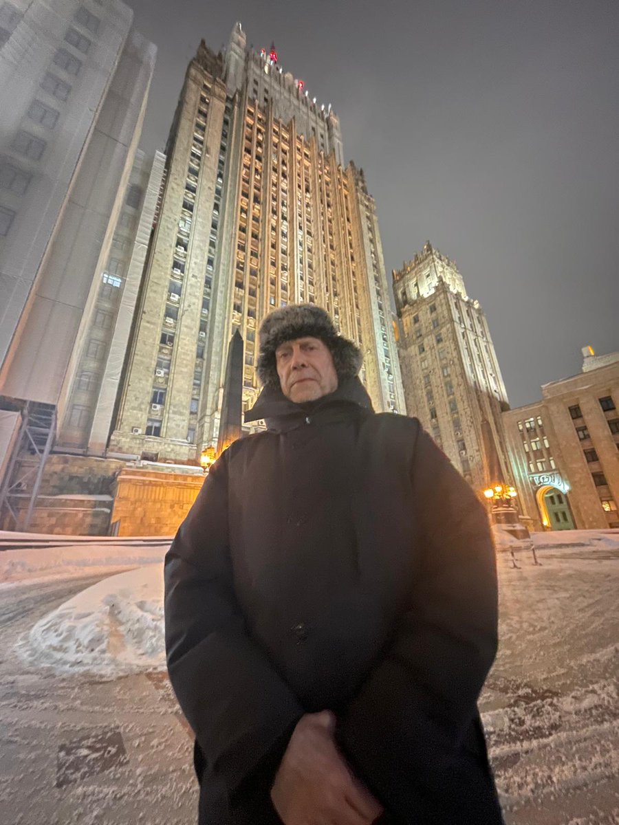 j'en profite pour vous transmettre les amitiés moscovites de <a href="/officielsoral/">Alain Soral Officiel</a> dont je ne partage pas les positions, mais que j'apprécie à titre personnel. Son énergie m'impressionne toujours.

#Soral