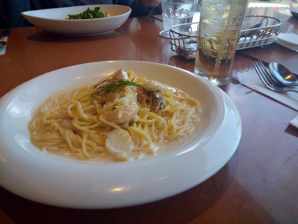 etsuko38358377's tweet photo. 先週日曜日
韓流の時のお友達と
近場の目黒ｱﾄﾚの
TO THE HERBSでﾗﾝﾁ🤗

私が韓流にはまったのは
2010年頃📅
その頃はまだSNSとか
無くてblogで情報収集して
ﾒｰﾙで連絡して
集まって&amp;遊んでいた時代⌚

今から..なんだかんだで
15年以上前😳
楽しい繋がりを
ありがとう🤗💕 https://t.co/EbOrArlOZl
