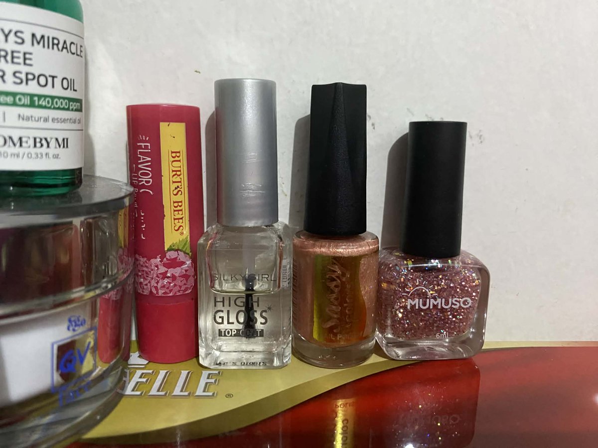 Sassy colors ‘Pink Platinum’
Mumuso pink sequins glitter polish
SILKYGIRL High Gloss topcoat #nails