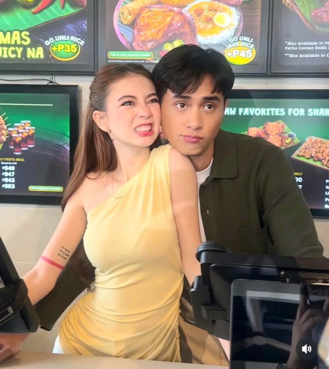 17svtdiv's tweet photo. love u both so much!!

UNFORGETABOLABOL JMFYANG
#AlmostUsSaMayoNa https://t.co/Jp9x77lVtH