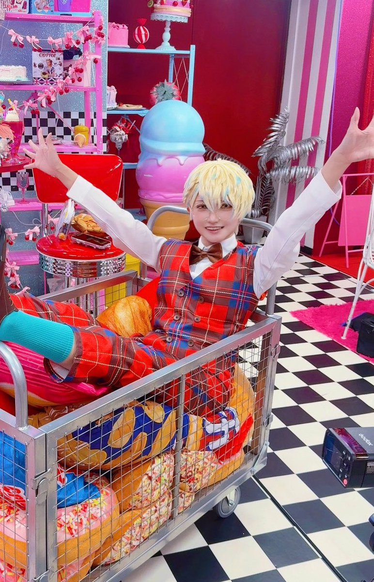 念願の東合わせしてもらいました✨新衣装🐝🤣のウィッグは綾瀬様が作っ