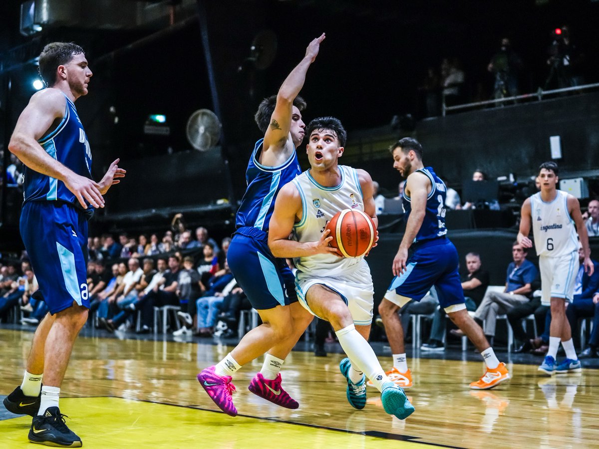 DURA DERROTA DE ARGENTINA.

Por una nueva fecha de las Eliminatorias al Mundial, Uruguay dominó al equipo de Pablo Prigioni en cancha de Obras. El lunes vamos con Panamá.

Más en planetanaranja.site