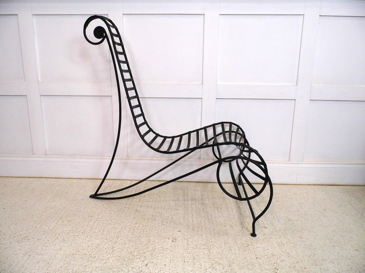 vintageretro7's tweet image. Statement seating: André Dubreuil Steel Spine Chair (1990s) — sculptural black painted steel, great vintage condition. £1,350. FREE shipping within 150 miles of PE10 9LA. Details &amp;amp; buy: wix.to/IuEsoso #VintageDesign #StatementChair #AndréDubreuil #FurnitureSales