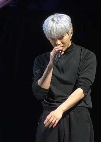 260228 마카오 칠감 #태용 사건
마카오 콘서트에 태용이가
2016년 칠감 데뷔 때의 모습으로 등장한 사건이다
어디까지 어려지는거에여ㄷㄷ