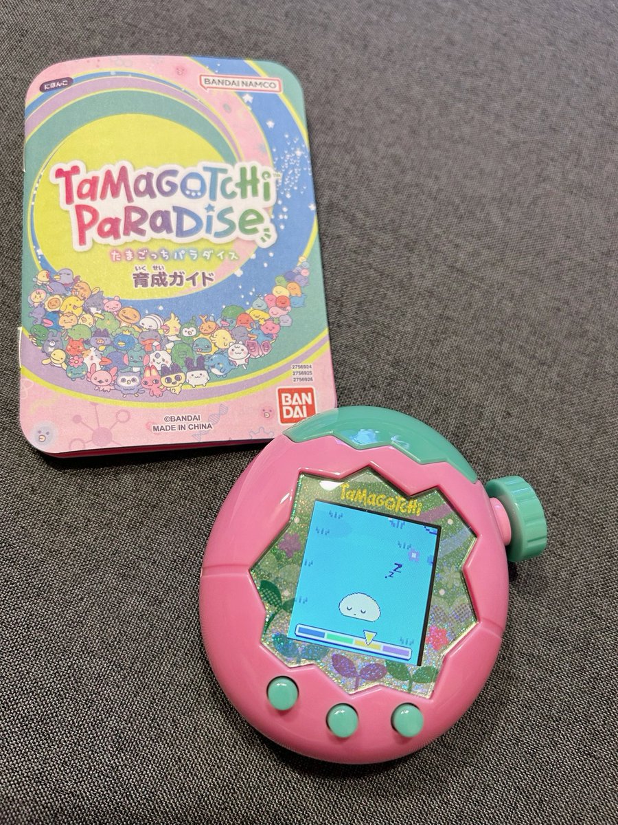 pot_mori's tweet photo. たまごっちパラダイスどうしても欲しくてでも大人気でどこも売り切れで、やっと売ってるお店みつけて手に入れた🥚💗
本体欲しかった色は売り切れだったけど機能は同じ!可愛い💗在庫に余裕ができたら欲しかった色も買って通信するのもいいな(⸝⸝ᐡ. ̫ .ᐡ⸝⸝)
#たまごっちパラダイス #TMGC_net https://t.co/AndfRbClij