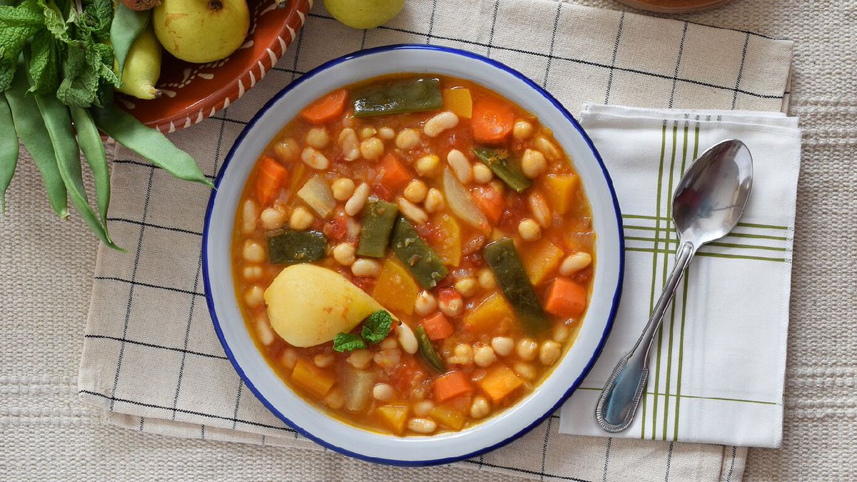 lluis1966's tweet image. Receta de olla gitana murciana, el tradicional guiso huertano de legumbres con pera y hierbabuena😋 directoalpaladar.com/p/22725?utm_so… a través de @directopaladar #foodies🍴
