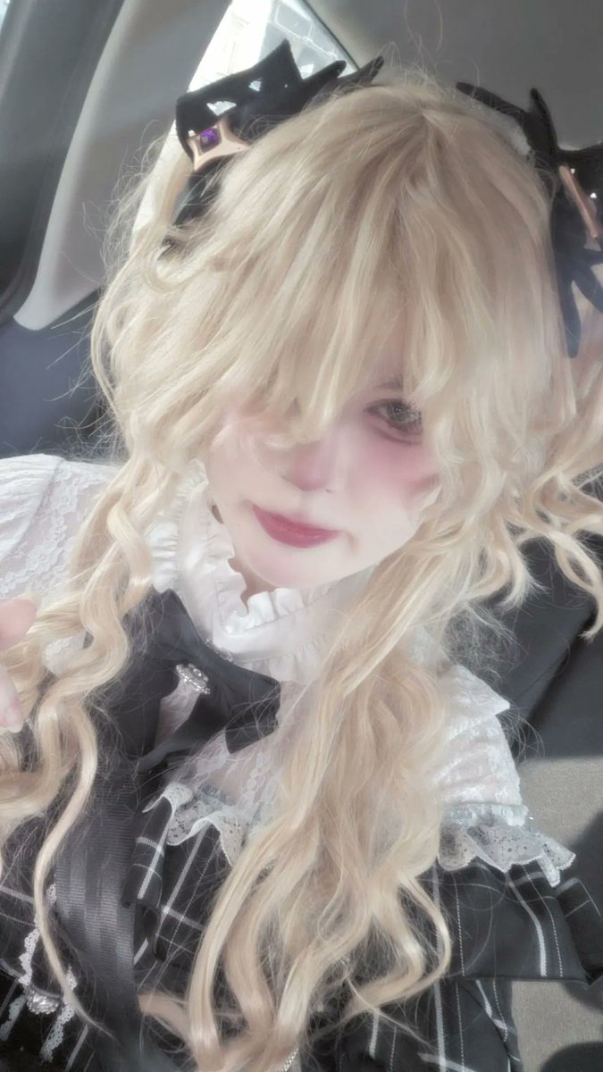 OMGkawaiirin's tweet photo. I look so cute as fishl π
#GenshinImpact #fishl #γγ£γγ·γ₯γ« https://t.co/BXF0yxu3vx