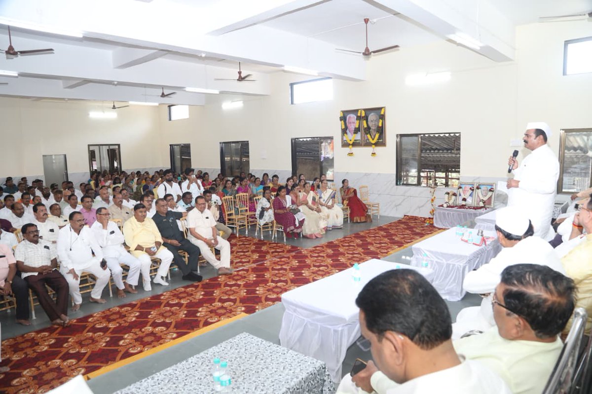 KapilPatil_'s tweet image. #राहनाळ येथे उभारलेल्या चंद्राई पांडुरंग मढवी मंगलभवनचे उद्घाटन माझ्या हस्ते करण्यात आले. या मंगलभवनामुळे परिसरातील नागरिकांना विवाह समारंभाबरोबरच कौटुंबिक विविध सार्वजनिक कार्यक्रमांसाठी प्रशस्त जागा उपलब्ध झाली आहे.

#उद्घाटन #opening #program #KapilPatil