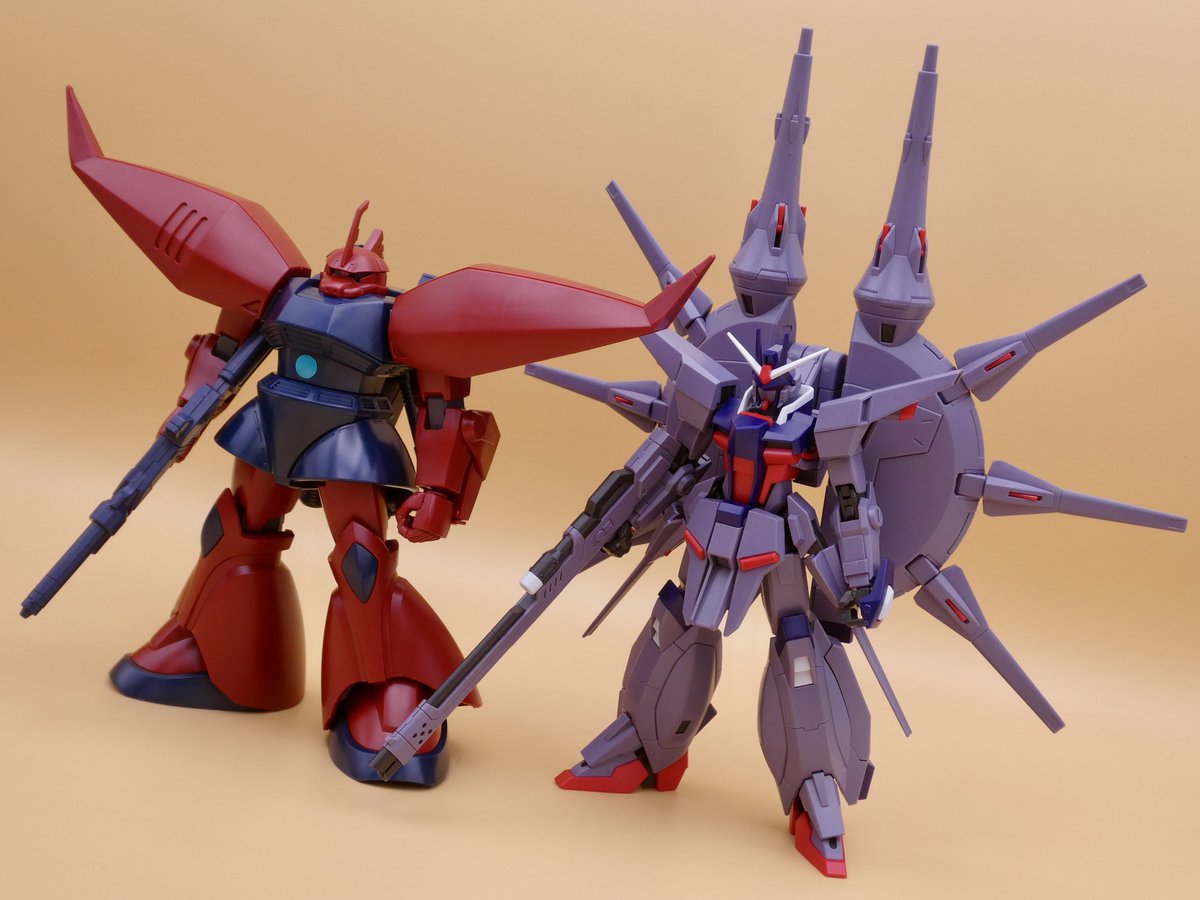 今月作ったプラモ晒そうぜ メカ分は3体組んだ 横幅が広い