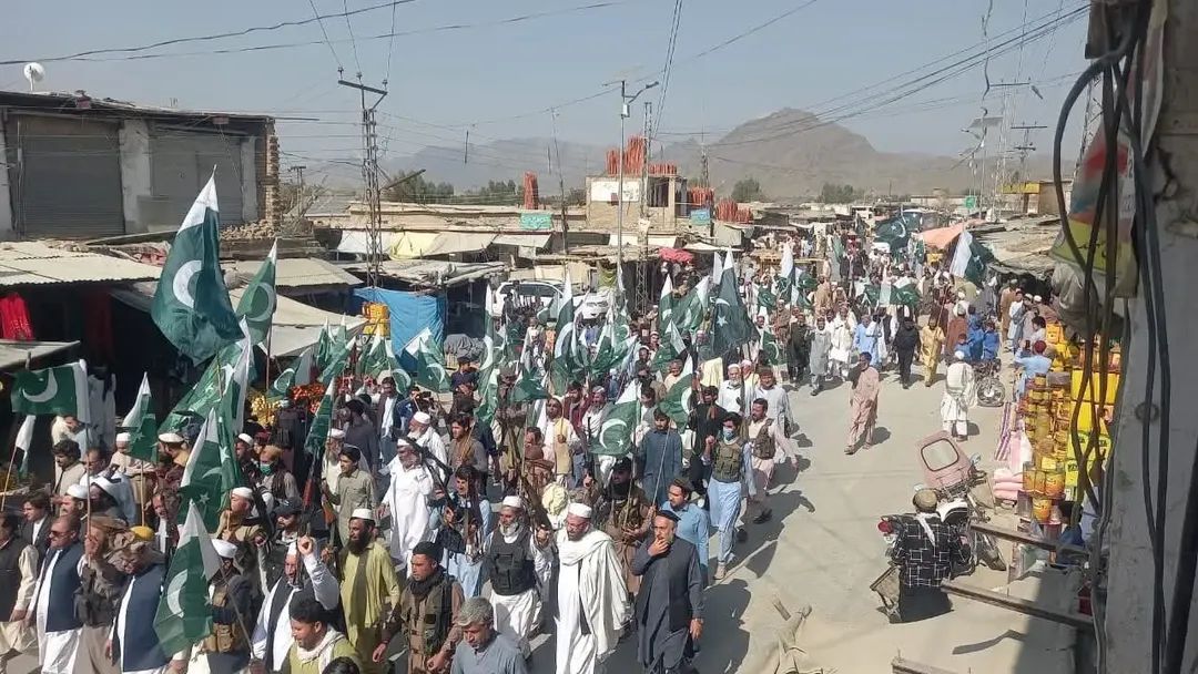 ISaddique12's tweet photo. مہمند میاں منڈی بازار میں پاک فوج کے حق میں نکالی گئی ریلی کی تصویری جھلکیاں 

 #Mohmand #PakistanArmy https://t.co/nlZrXALy11