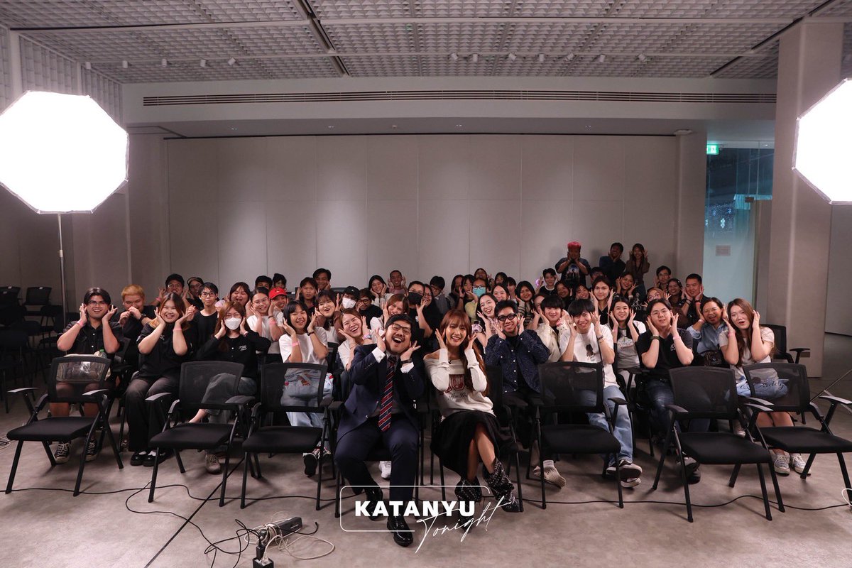 ภาพบรรยากาศการถ่ายทํา
Katanyu Tonight x MINNIE เต็มไปด้วยความสนุก
เสียงหัวเราะ และความน่ารักแบบไม่มีกั๊ก 💖

คุยกันเพลินสุด ๆ ทั้งแชร์เรื่องราว ทั้งเม้าท์กันแบบไม่มีเบรก 😆

ใครพร้อมโดนความน่ารักตกแล้วบ้าง? 
เตรียมหัวใจไว้ให้ดี! รอติดตามได้เร็ว ๆ นี้ ✨

#KatanyutonightxMINNIE