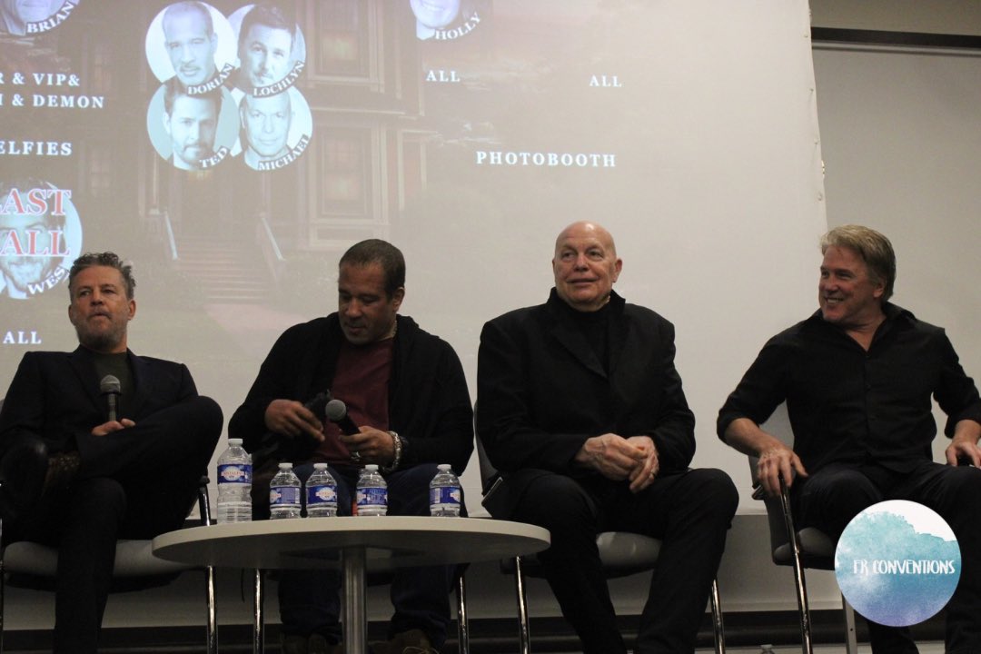 FrConventions's tweet photo. Ted, Dorian, Lochlyn et Michael sont désormais en panel à la #BOSC de @Union_Conv https://t.co/AkLlTTDGdd